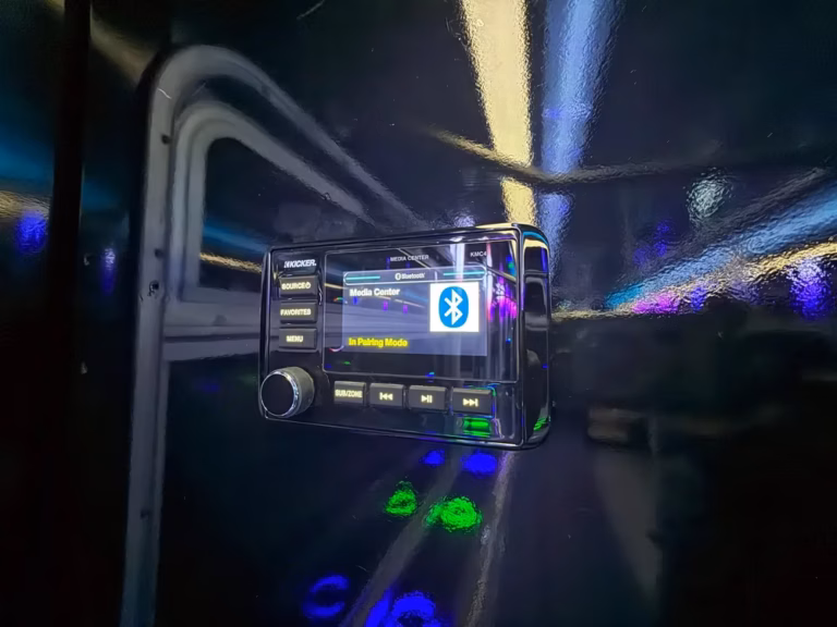 The Bling Bling Party Bus 23 Sound System 1000w